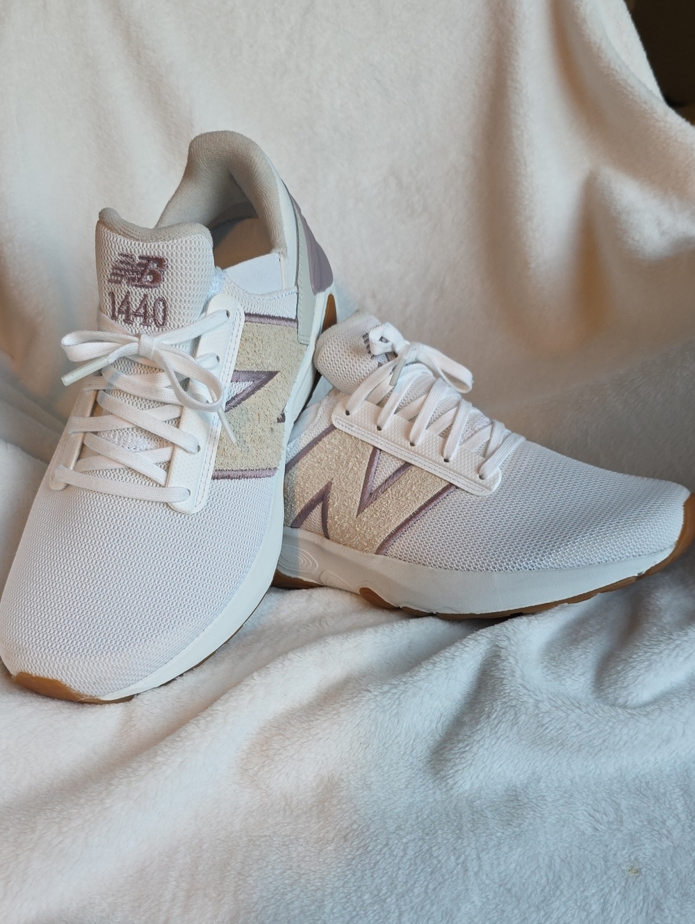 New Balance Women's White & Light Purple Mesh Sneakers 1440